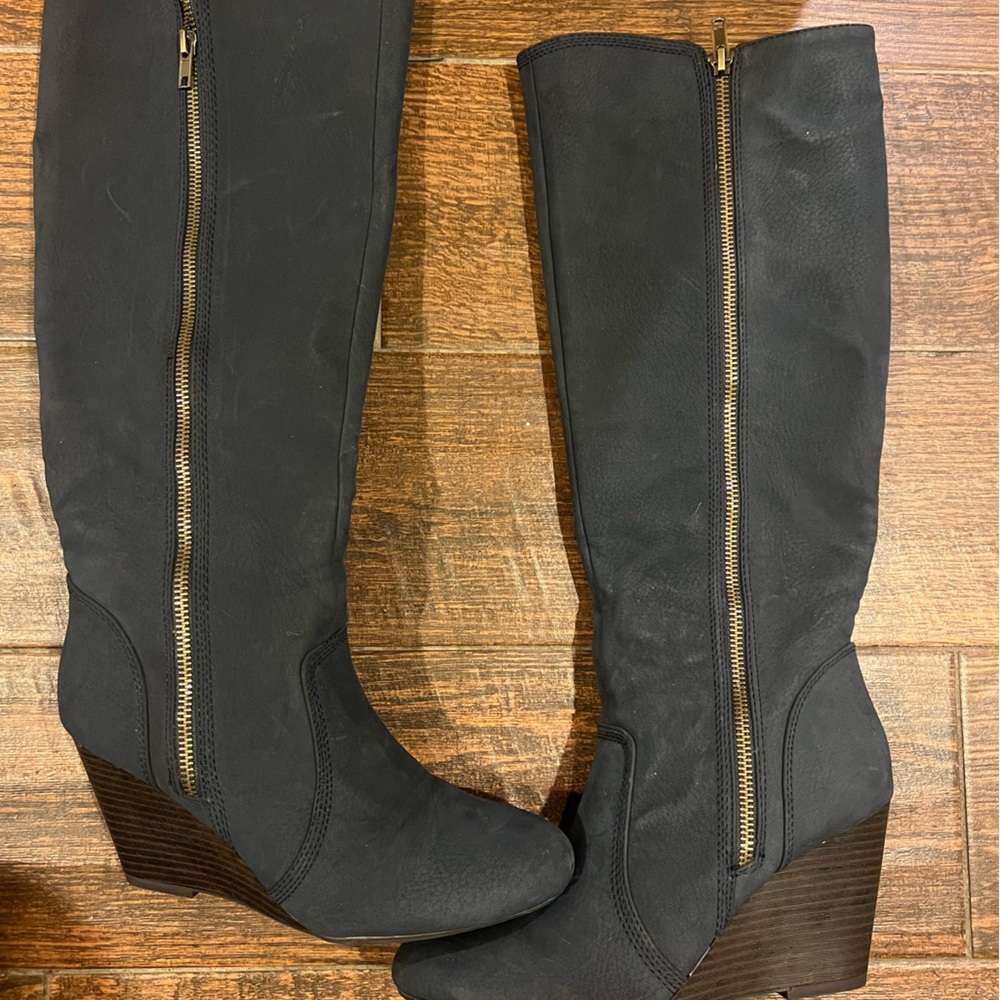 Brand New in Box Ornate Wedge Boot in Navy